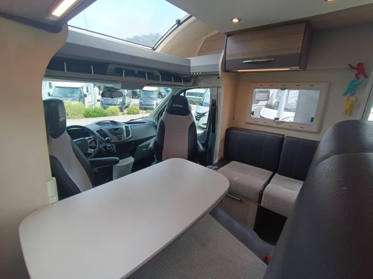 Fahrzeugbild Challenger Genesis 296 155PS,5 Schlafplätze,Stock-&Hubbett #23