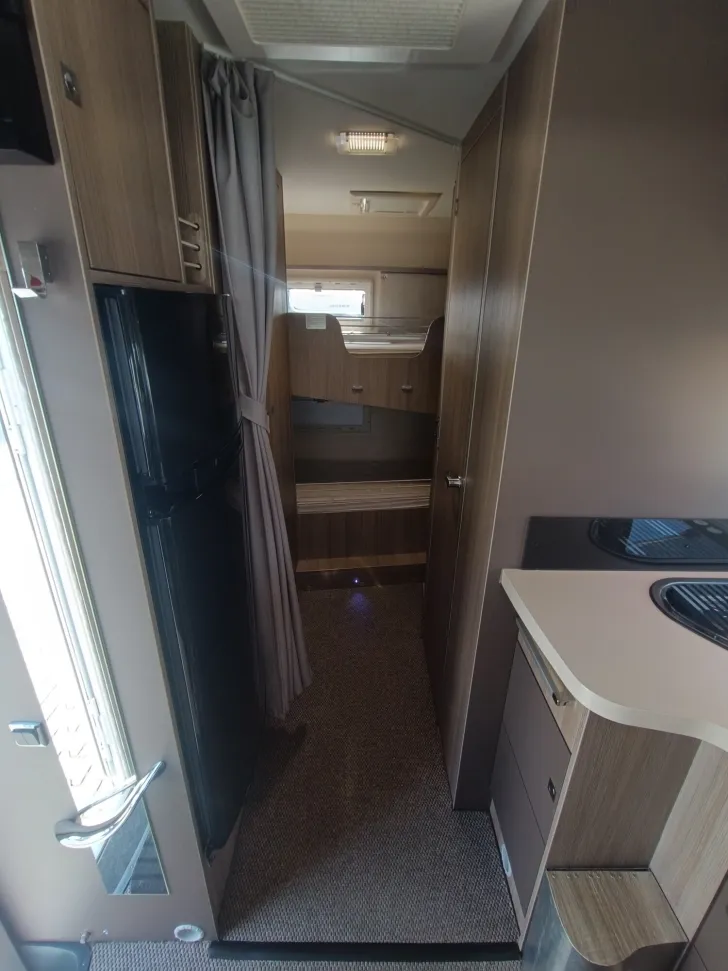 Fahrzeugbild Challenger Genesis 296 155PS,5 Schlafplätze,Stock-&Hubbett #35