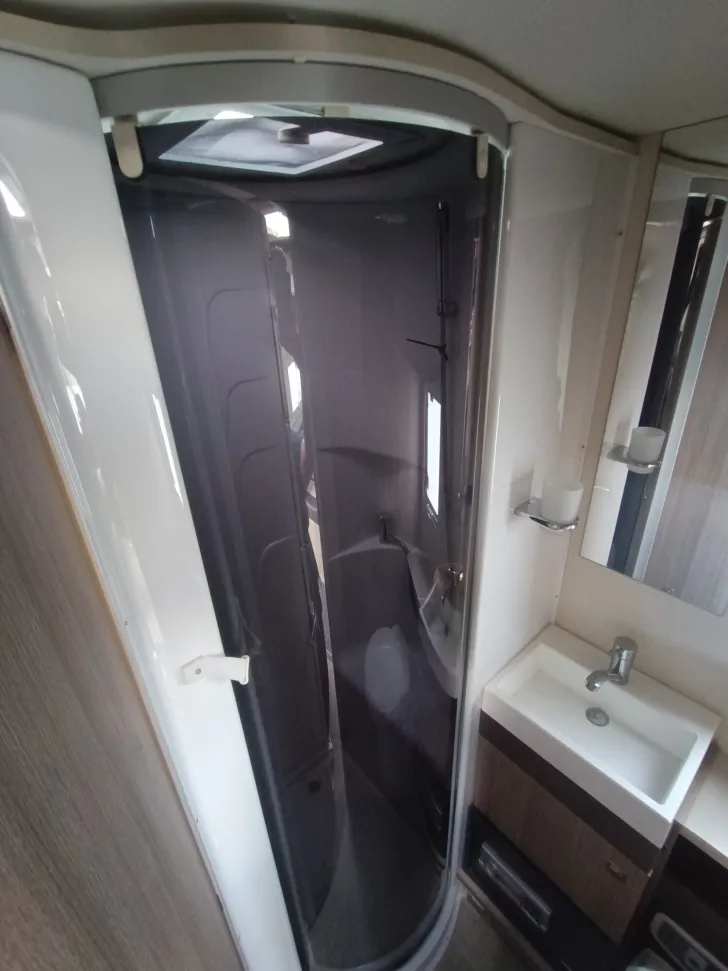 Fahrzeugbild Challenger Genesis 296 155PS,5 Schlafplätze,Stock-&Hubbett #49