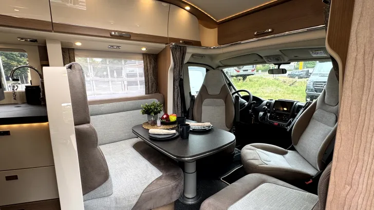 Fahrzeugbild Malibu T 410 DB #8