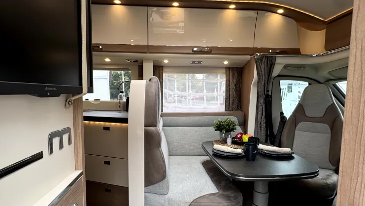 Fahrzeugbild Malibu T 410 DB #9