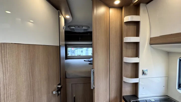 Fahrzeugbild Malibu T 410 DB #19