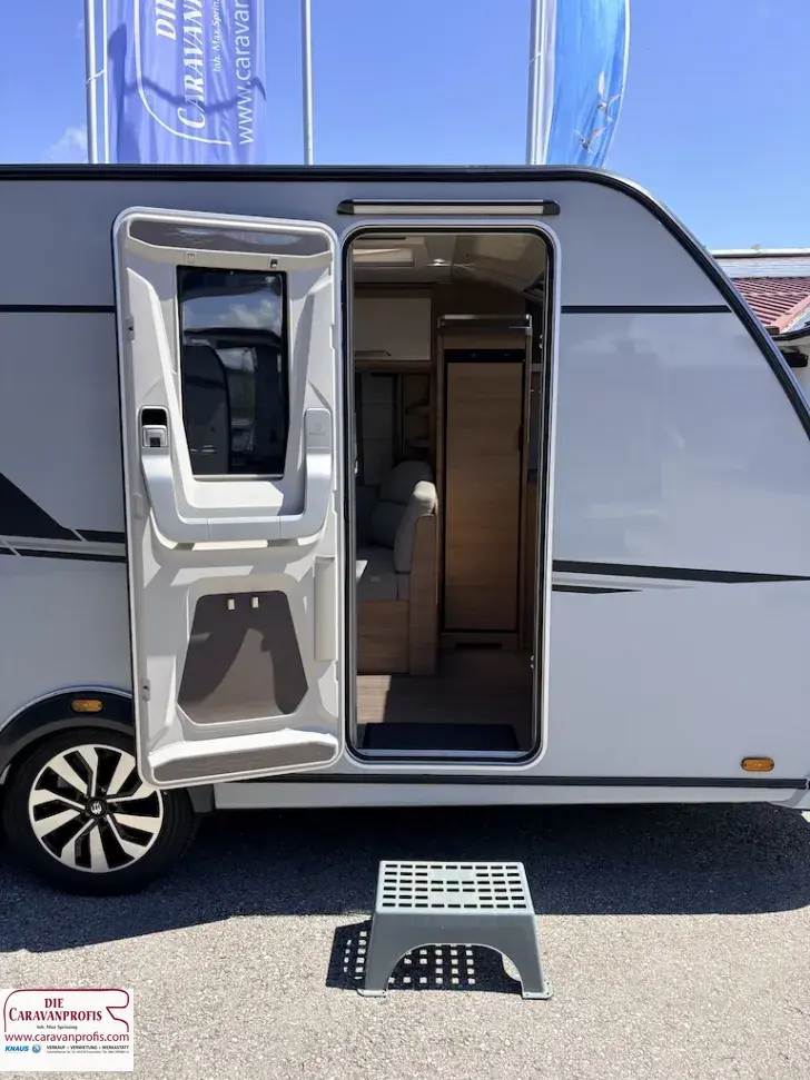 Fahrzeugbild Knaus Südwind 500 PF 60 Years Bugküche Klima #7
