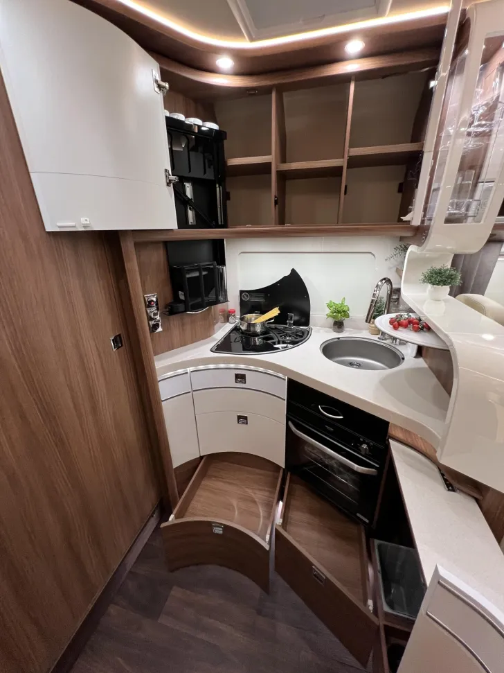 Fahrzeugbild Carthago chic s-plus I 61 XL LE (327) #22