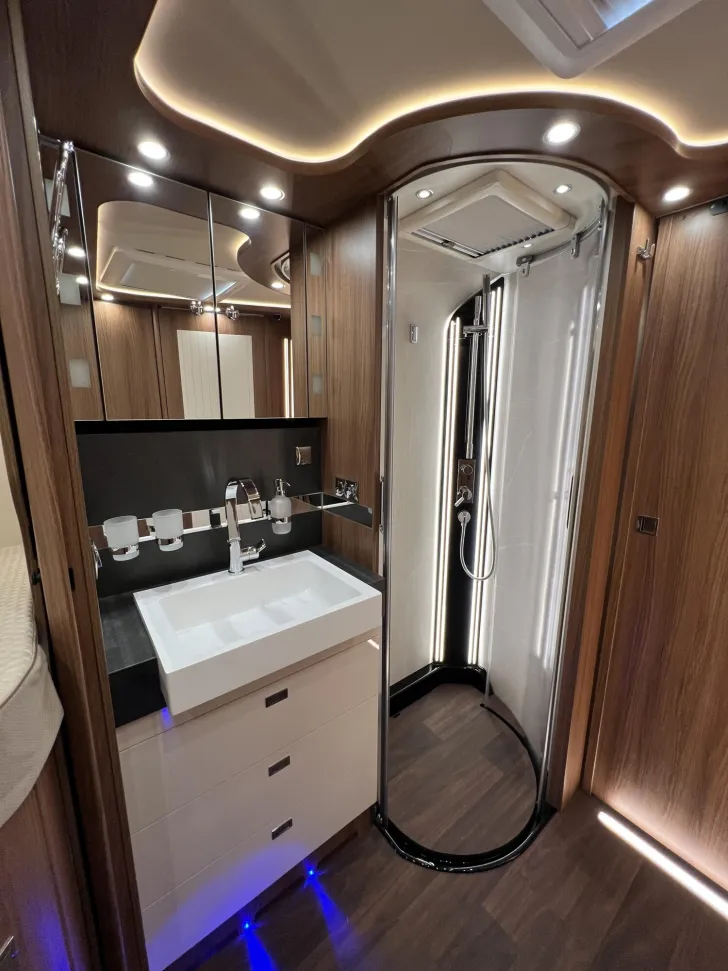 Fahrzeugbild Carthago chic s-plus I 61 XL LE (327) #35