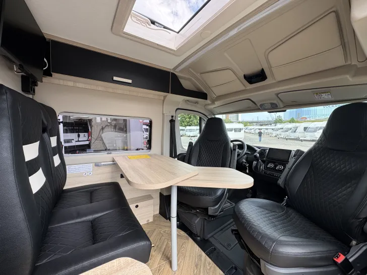Fahrzeugbild Challenger Van V114 Sport Edition #9