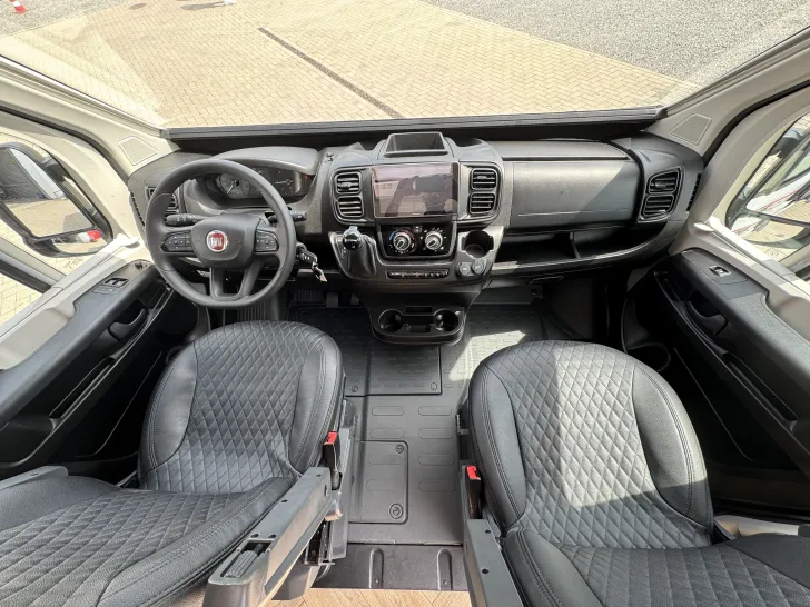 Fahrzeugbild Challenger Van V114 Sport Edition #19