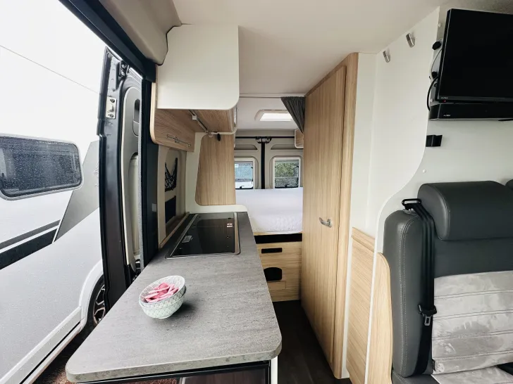 Fahrzeugbild Sunlight Camper Van Cliff 640 Solar + TV/SAT + Markise #10