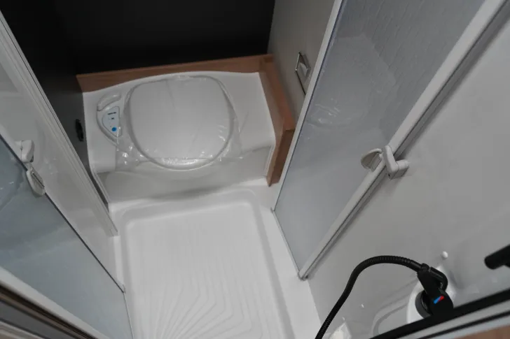 Fahrzeugbild Knaus L!VE WAVE 650 MF Platinum Selection 5 Gurtplätze | Automatik #14