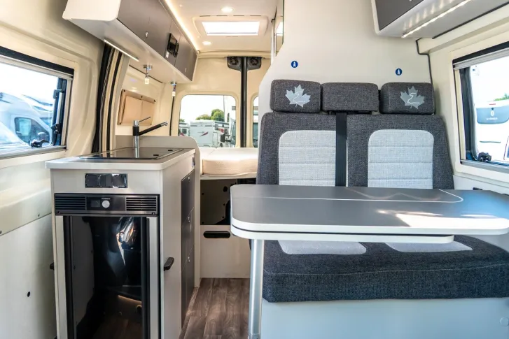 Fahrzeugbild Ahorn Camp Van 550 *Automatik*Markise*Kamera*C4D* #9