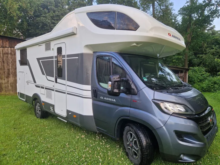 Fahrzeugbild Adria Coral XL Plus 670 SL #1