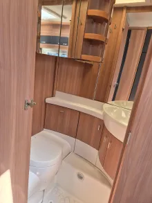 Fahrzeugbild Hobby De Luxe 540 UL Top Zustand Garagenfahrzeug #10