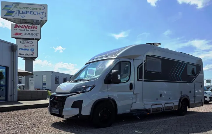 Fahrzeugbild Bürstner Signature SFT 7.4 Verfüg./Sparen Sie 10.607,- € #1