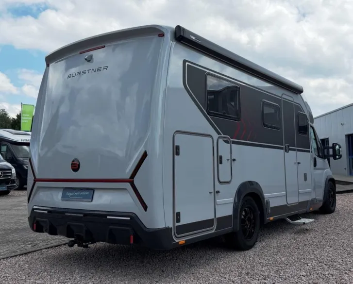 Fahrzeugbild Bürstner Signature SFT 7.4 Verfüg./Sparen Sie 12.907,- € #3
