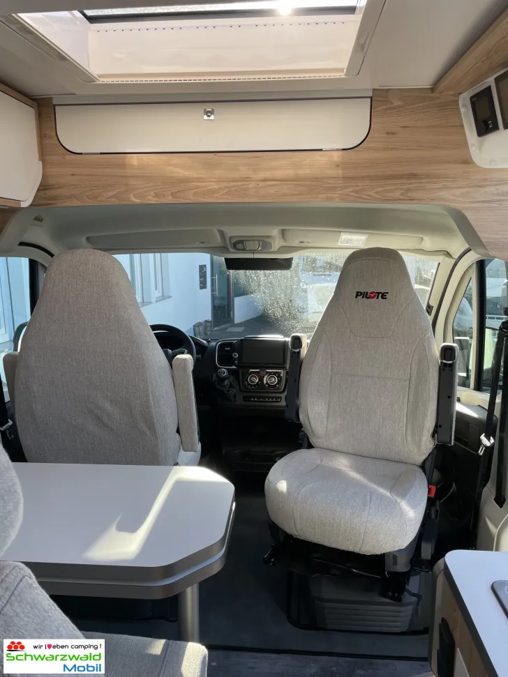 Fahrzeugbild Pilote V630J AHK*SOLAR*SAFETY uvm. #4