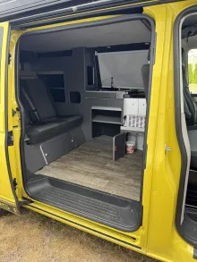 Fahrzeugbild VW Custom Bus NORDVAN T 6.1 Gut gepflegtes Schätzle #3