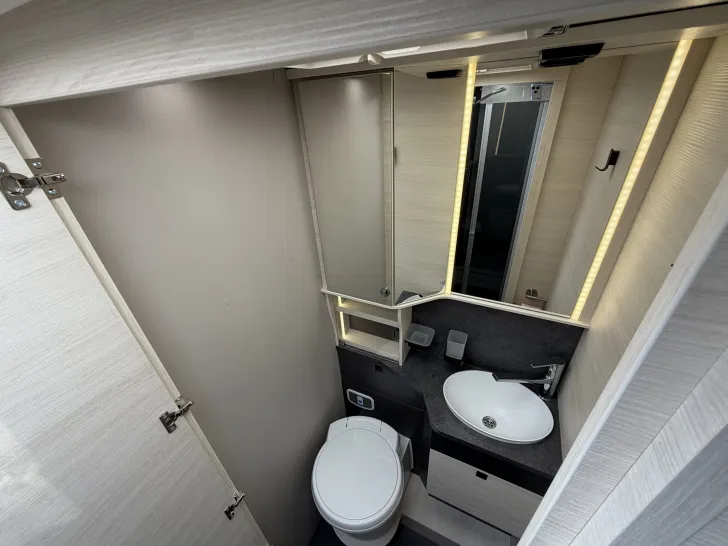 Fahrzeugbild Chausson 777 GA, Dachklima, Automatik, SAT, TV, AHK #29