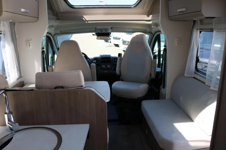 Fahrzeugbild Carado T 448 pro++TV+Markise+gr.Kühlsch+Hubbett #6