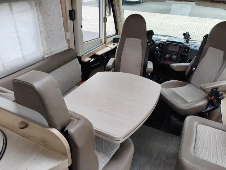 Fahrzeugbild Eura Mobil Integra Line 725 QB 1.Hand - nur 15.000km #10