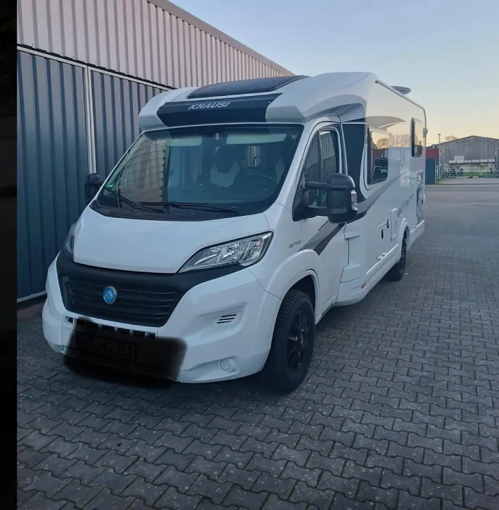 Fahrzeugbild Knaus Sky TI 650 MEG Silver Selection Mit Vorzelt #1