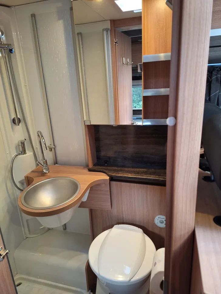 Fahrzeugbild Knaus Sky TI 650 MEG Silver Selection Mit Vorzelt #4