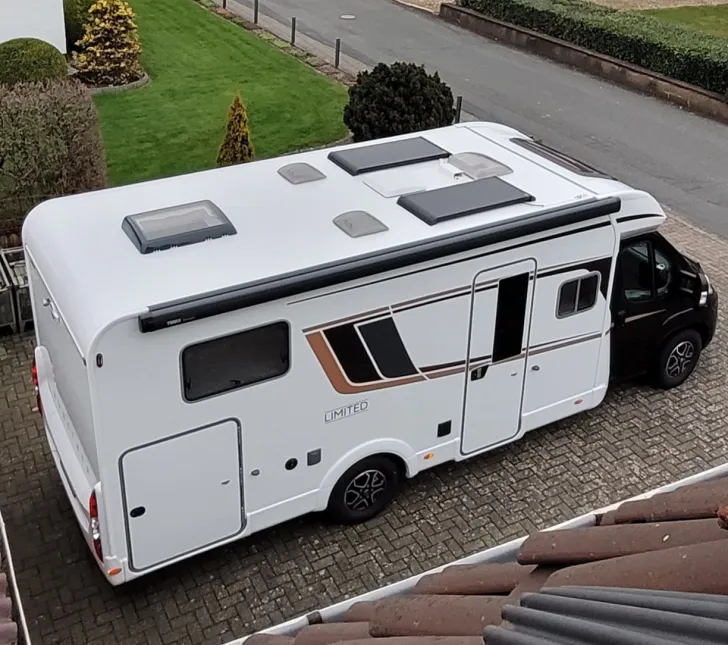 Fahrzeugbild Bürstner Limited T 727 G Hubbett, Markise, Solar, Winte #2