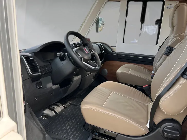 Fahrzeugbild Carthago chic e-line xl I 64 QB Smart Selection (408) #9