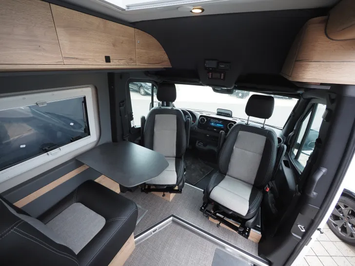 Fahrzeugbild Clever Aventuro 600, Mercedes Sprinter 4x4, Winterp. #5