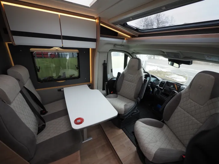 Fahrzeugbild Dethleffs Globebus Camp T4 Active, Auto., Modell 2026 #7