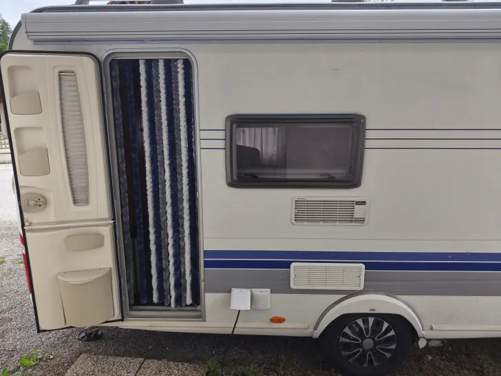 Grundriss Nacht Hobby Excellent 410 SFe wohnwagen ist gepflegt (rauch