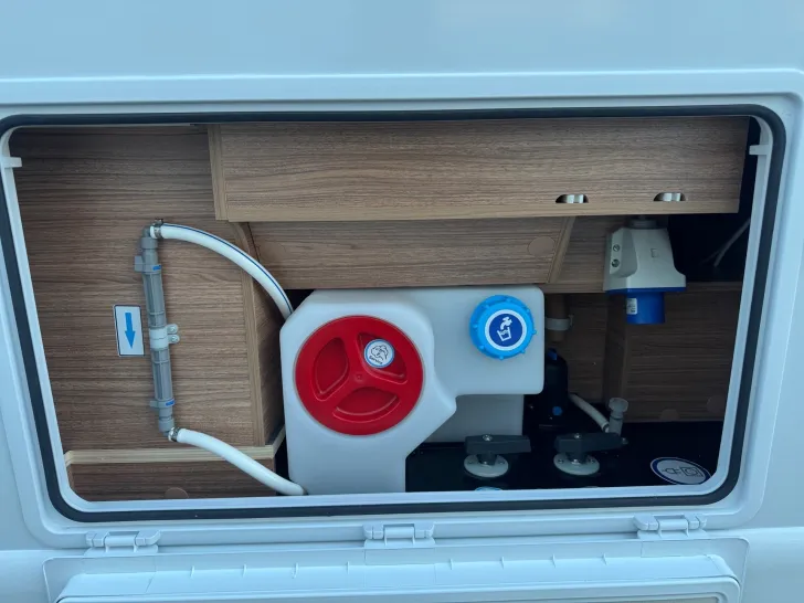 Fahrzeugbild Weinsberg CaraCompact 640 MEG EDITION [PEPPER] Automatikgetriebe, Markise #21