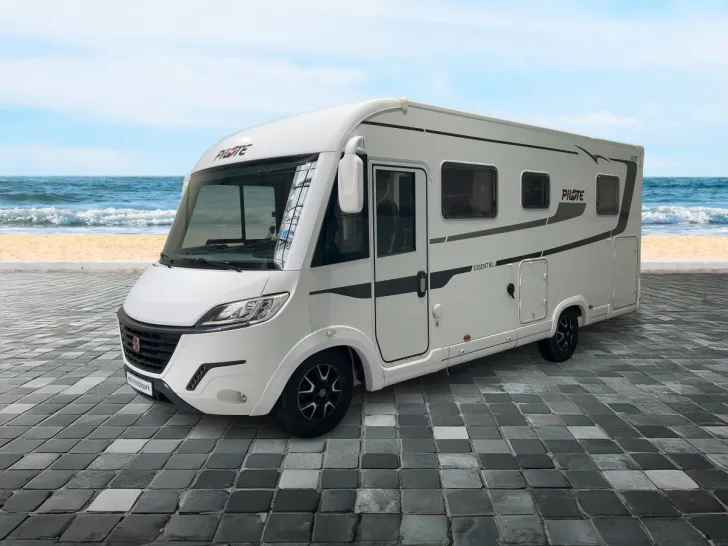 Fahrzeugbild Pilote Essentiel G700 C/ Queensbett+Hubbett/Klima/Solar #2