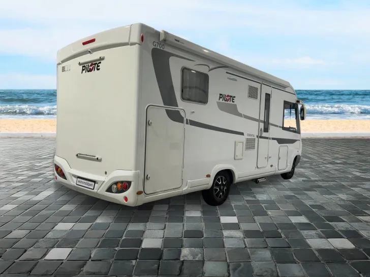 Fahrzeugbild Pilote Essentiel G700 C/ Queensbett+Hubbett/Klima/Solar #4