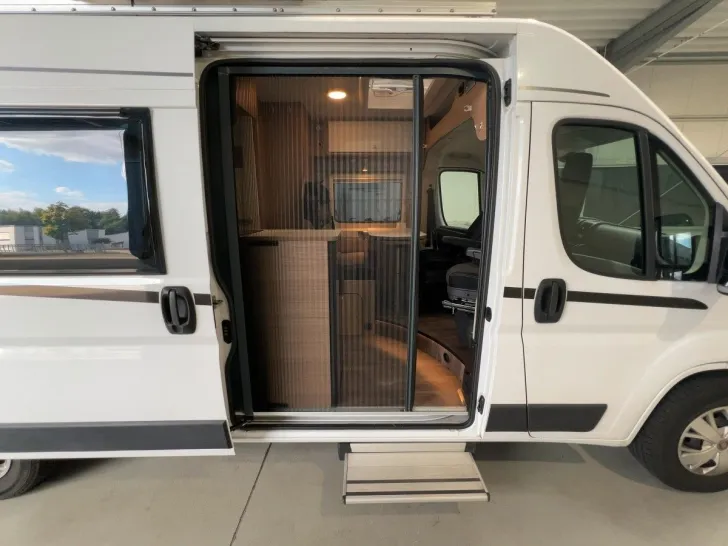 Fahrzeugbild Carado CV 600 / Festbett / Klima / TOP-ANGEBOT #7