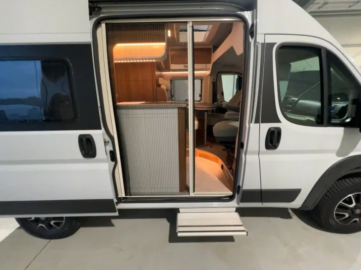 Fahrzeugbild VanTourer 540/1.Hand/Festbett/Klimaanlage/Markise/WIE NEU! #7