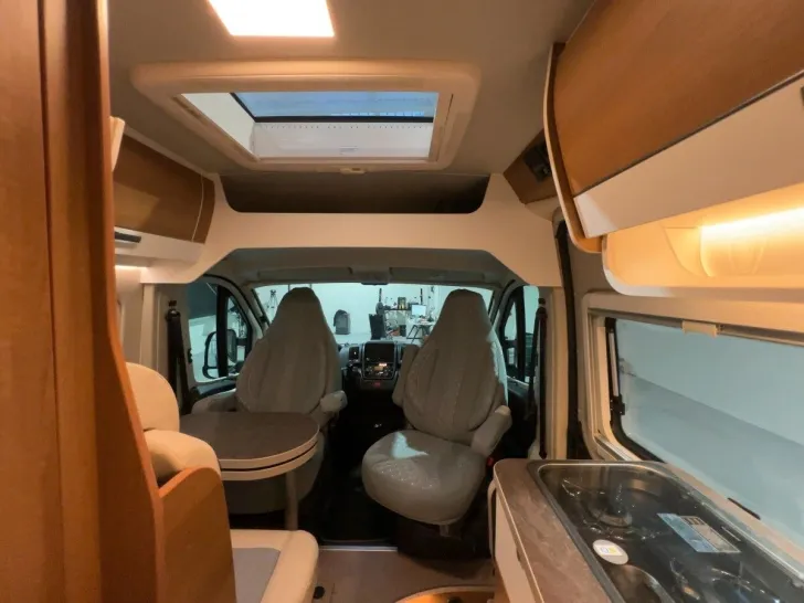 Fahrzeugbild VanTourer 540/1.Hand/Festbett/Klimaanlage/Markise/WIE NEU! #11