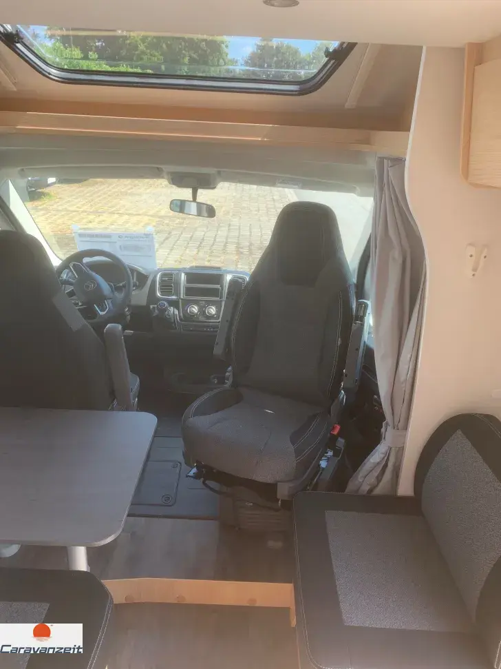 Fahrzeugbild Sunlight T SUB TS67 5.Sitzplatz+Hubbett #5
