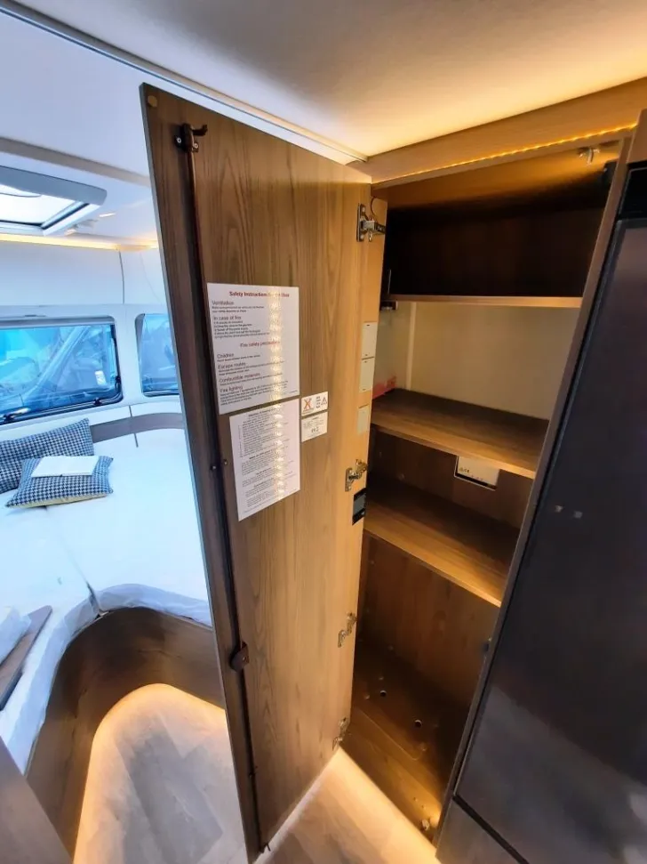 Fahrzeugbild Hymer Eriba Touring 820 Verfüg./Sparen Sie 31.910,- € #24