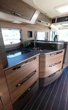 Fahrzeugbild Knaus Sun I 900 LEG 180 PS Automatik #9