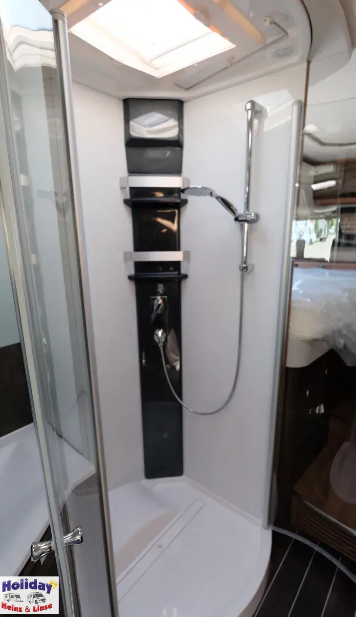 Fahrzeugbild Knaus Sun I 900 LEG 180 PS Automatik #15