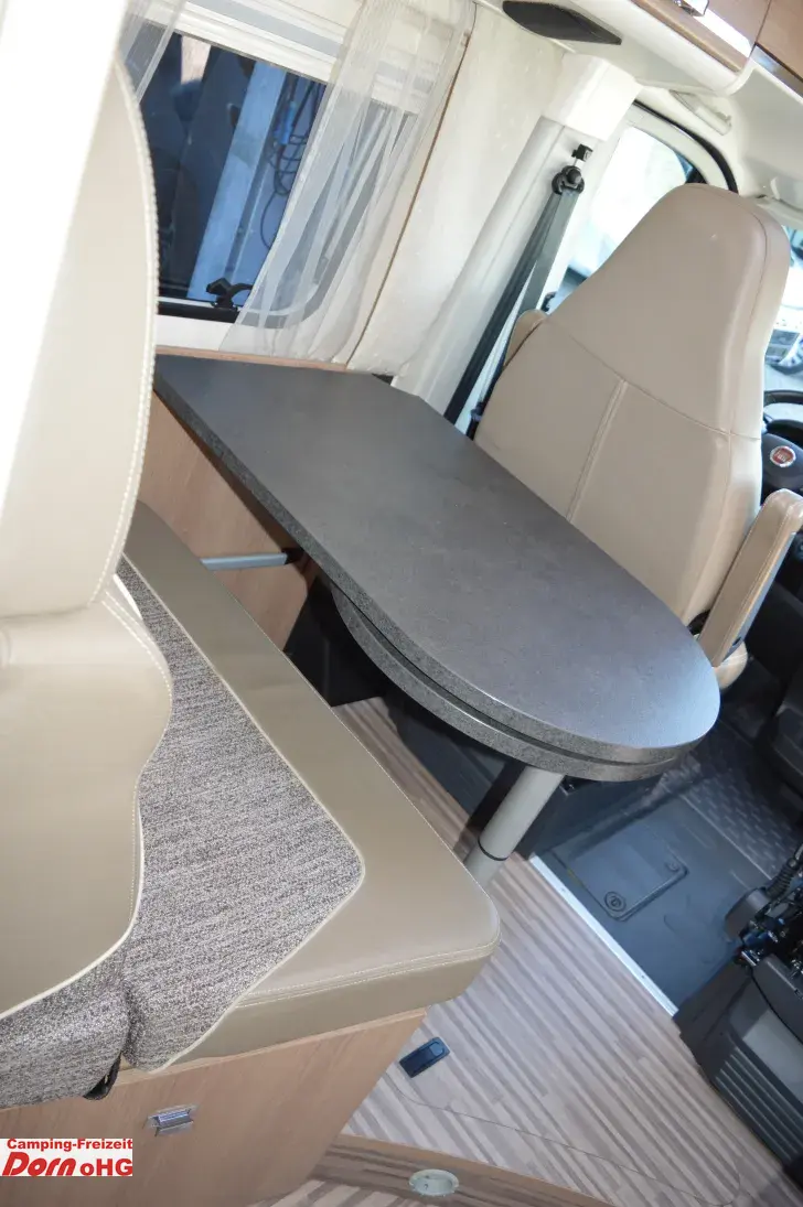 Fahrzeugbild Malibu Van First Class - Two Rooms 640 LE RB Chassis Paket ,Aufbau Paket #15
