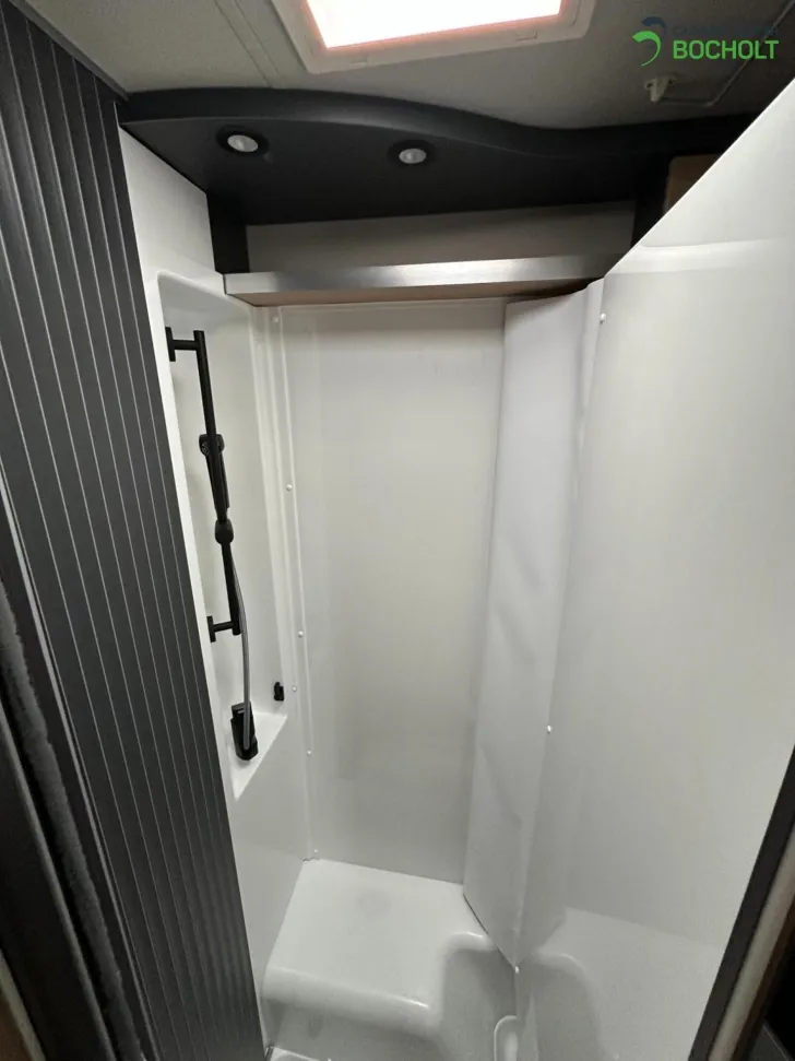 Fahrzeugbild Knaus LIVE WAVE 650 MEG PLATINUM SELECTION Adaptiver Tempomat / Lithium / Markise #8