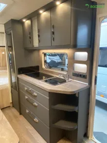 Fahrzeugbild Hobby De Luxe 540 KMFe Ehem. Mietwagen / 1800 kg #11