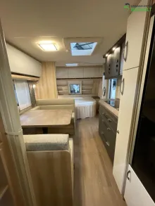Fahrzeugbild Hobby De Luxe 545 KMF Ehem. Mietwagen / 2000 kg / Dusche #5