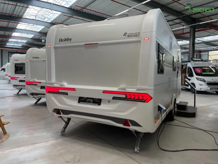 Fahrzeugbild Hobby De Luxe 545 KMF Ehem. Mietwagen / 2000 kg / Dusche #7