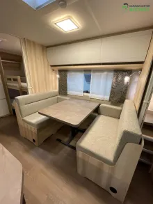 Fahrzeugbild Hobby De Luxe 545 KMF Ehem. Mietwagen / 2000 kg / Dusche #9