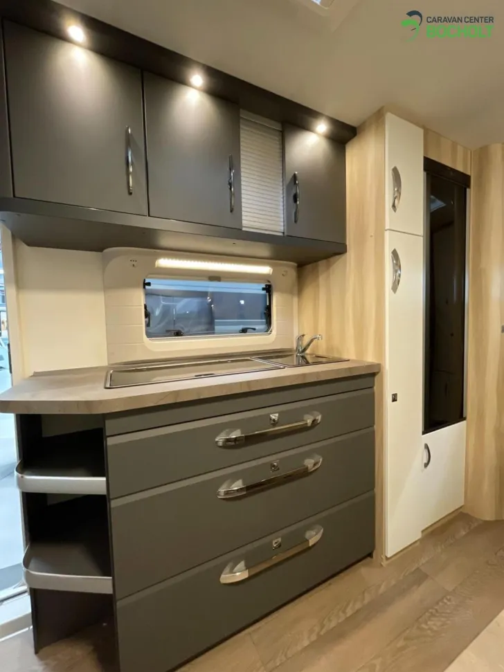 Fahrzeugbild Hobby De Luxe 545 KMF Ehem. Mietwagen / 2000 kg / Dusche #10