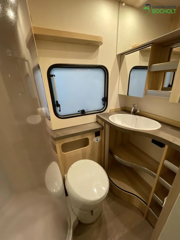 Fahrzeugbild Hobby De Luxe 545 KMF Ehem. Mietwagen / 2000 kg / Dusche #14
