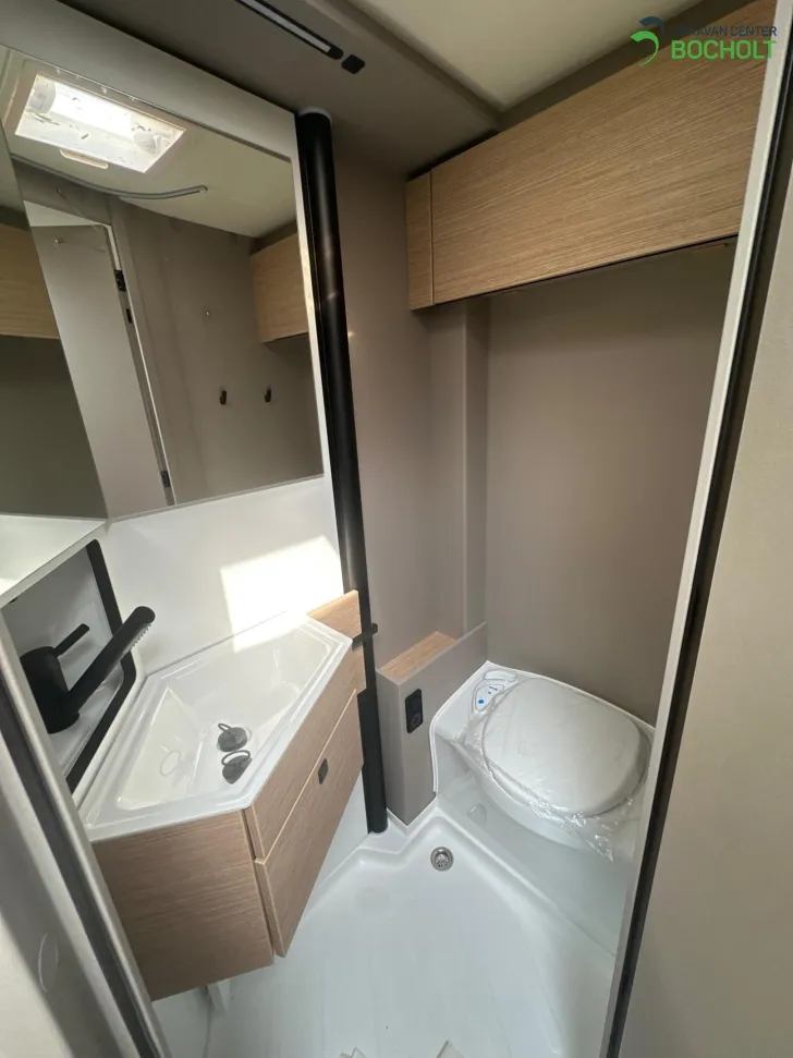 Fahrzeugbild Bürstner Campeo TD 676 Etagenbetten / AHK / WIFI #15