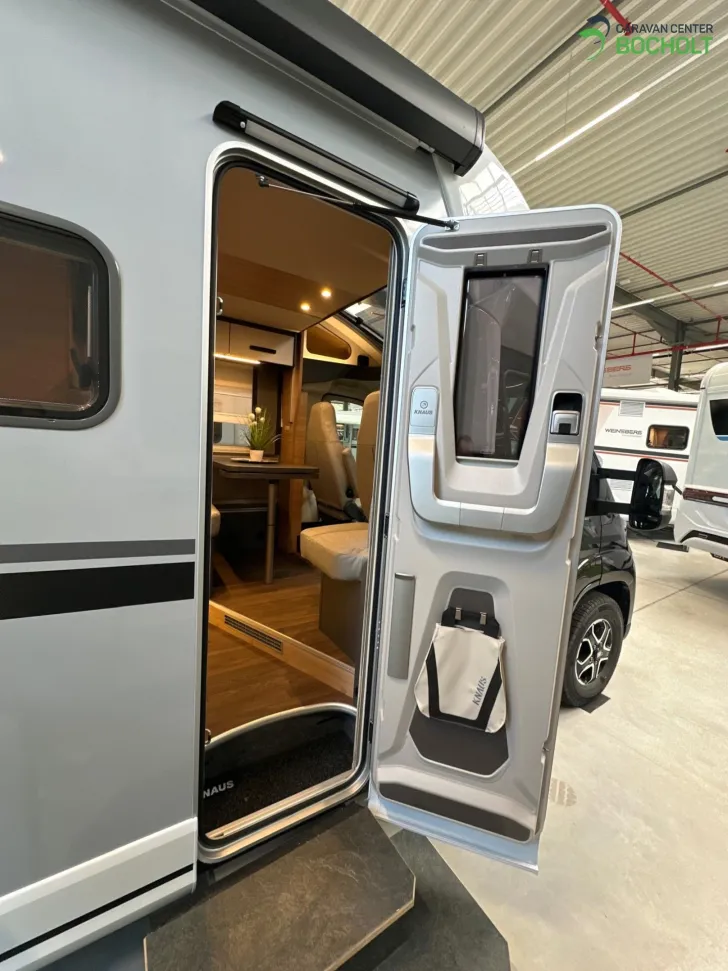 Fahrzeugbild Knaus LIVE WAVE 650 MEG BLACK SELECTION Modell 2026 / Rahmenfenster #7